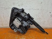 Laden Sie das Bild in den Galerie-Viewer, Frontscheinwerfer Kia Sportage V -30734- Rechts Scheinwerfer Headlight SCH2721794006rq