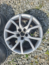 Laden Sie das Bild in den Galerie-Viewer, 1x Alufelge 18 Zoll 8.5" 5x112 29ET Glanz Silber 8T0601025E Audi A5 A4 Rim Wheel FEL6564399430ef