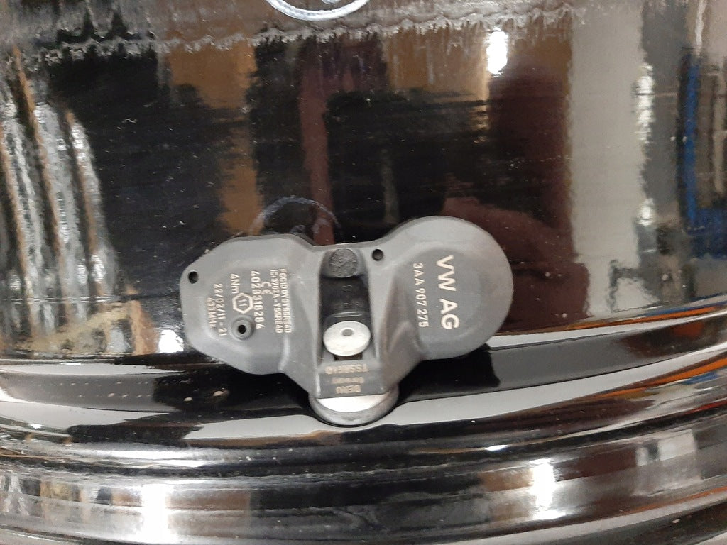 1x Alufelge 17 Zoll 7.5" 5x112 47ET Glanz Schwarz 3AA601025 VW Passat B7 FEL1928892452bn