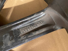 Laden Sie das Bild in den Galerie-Viewer, 1x Alufelge 19 Zoll 8.0&quot; 5x112 44ET 3V0601025AP Skoda Superb Iii Rim Wheel