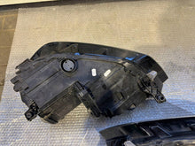 Laden Sie das Bild in den Galerie-Viewer, Frontscheinwerfer VW Golf Sportsvan 517941006A 517941005A Ein Satz Headlight SCH7622505415hc