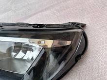 Load image into Gallery viewer, Frontscheinwerfer Opel Corsa F 39162648 Links Scheinwerfer Headlight