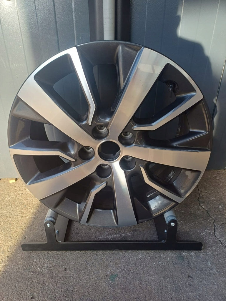 1x Alufelge 17 Zoll 7.0" 5x108 46ET 672044871 Toyota I Rim Wheel FEL3353181071uh