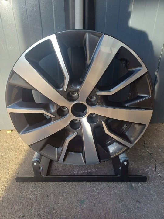 1x Alufelge 17 Zoll 7.0" 5x108 46ET 672044871 Toyota I Rim Wheel FEL3353181071uh
