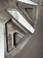 Load image into Gallery viewer, 1x Alufelge 17 Zoll 46ET Silber 5E3601025C Skoda Octavia Iv Rim Wheel FEL9567481620jb