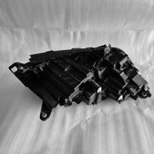Laden Sie das Bild in den Galerie-Viewer, Frontscheinwerfer Skoda Enyaq 5LB941015F Links Scheinwerfer Headlight SCH6185032364az