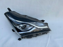 Load image into Gallery viewer, Frontscheinwerfer Toyota Yaris Golf III VII Ein Stück (Rechts oder Links)