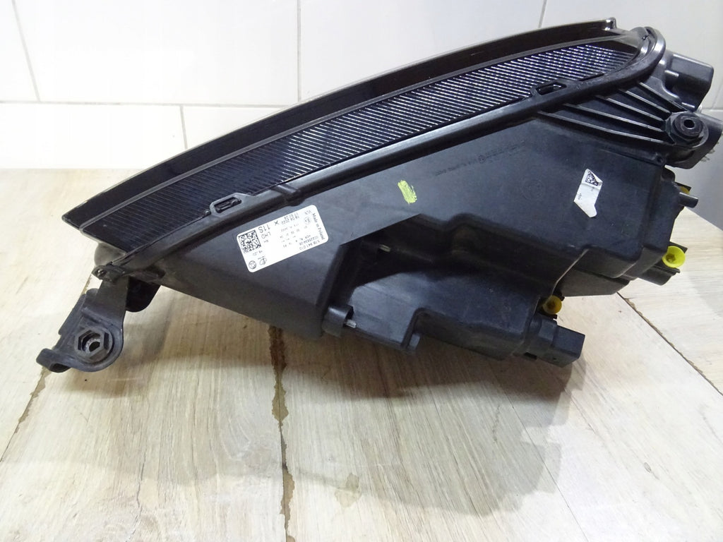 Frontscheinwerfer Skoda Kamiq 57B941010 LED Rechts Scheinwerfer Headlight SCH2945295388zr