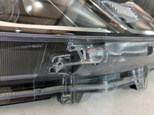 Laden Sie das Bild in den Galerie-Viewer, Frontscheinwerfer Toyota Corolla 81110-02T31-00 Rechts Scheinwerfer Headlight SCH6081180063ao