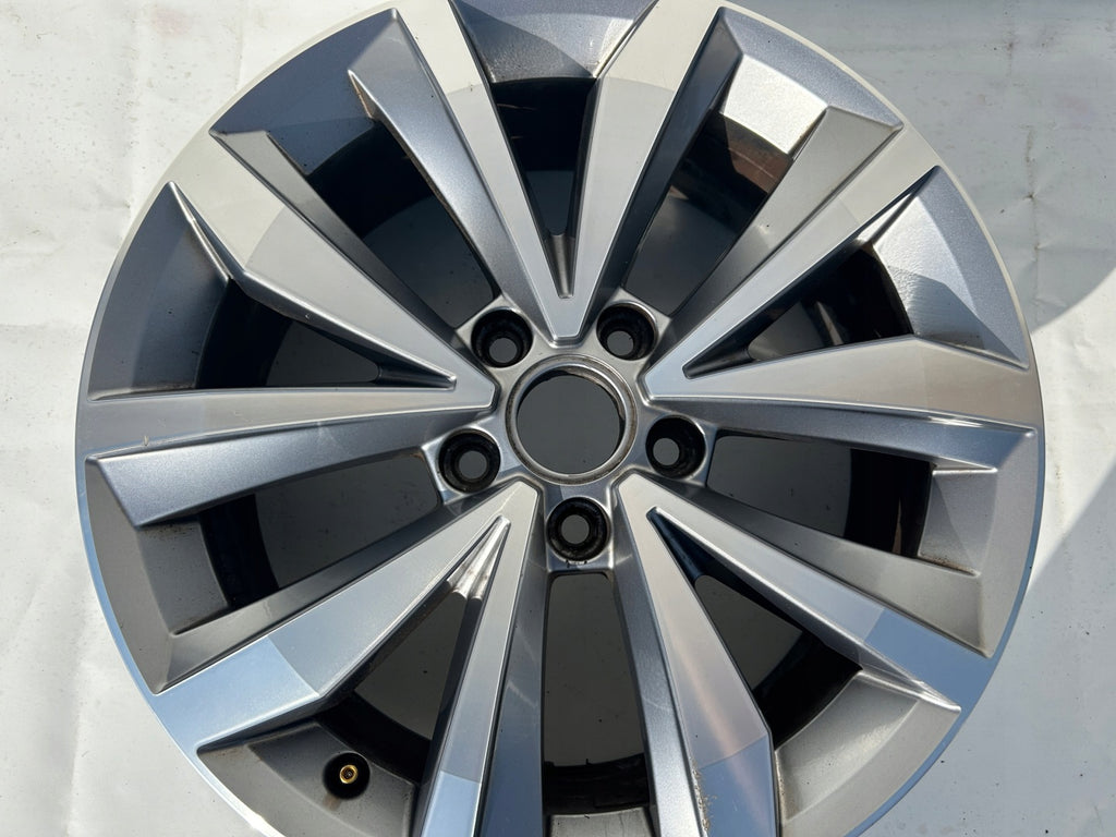 1x Alufelge 17 Zoll 7.0" 5x112 45ET Glanz 2GA601025K VW T-Roc Rim Wheel FEL2765796416cn