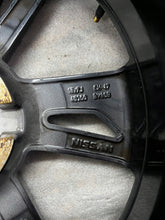 Laden Sie das Bild in den Galerie-Viewer, 1x Alufelge 17 Zoll 7.0" 5x114.3 47ET Glanz 40300BV808 Nissan Juke Rim Wheel FEL2085225352hc