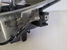 Load image into Gallery viewer, Frontscheinwerfer Mazda 3 Bm BACS-51040 Ein Stück (Rechts oder Links) Headlight