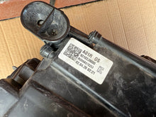 Load image into Gallery viewer, Frontscheinwerfer Hyundai Kona 92101J9150 LED Ein Stück (Rechts oder Links)