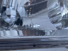 Load image into Gallery viewer, Frontscheinwerfer Toyota Tundra ARO15706 Rechts Scheinwerfer Headlight SCH9623640145ja