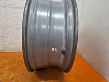 Load image into Gallery viewer, 1x Alufelge 17 Zoll 7.0" 5x114.3 50ET Glanz Graphit 9677495177 Citroën I FEL3641274596gn
