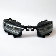 Laden Sie das Bild in den Galerie-Viewer, Frontscheinwerfer VW T-Roc 2GA941006B 2GA941005B LED Rechts oder Links