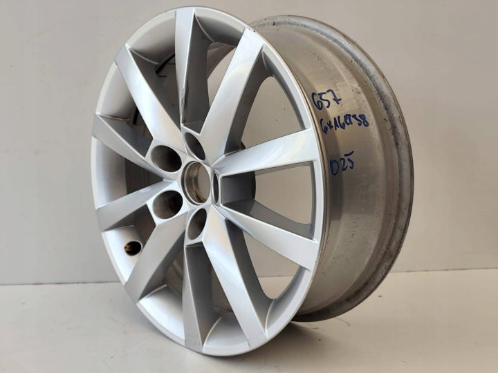 1x Alufelge 16 Zoll 5x100 657601025B Skoda Scala Rim Wheel FEL6001227395iu