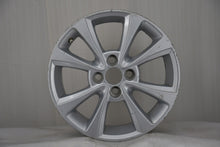 Laden Sie das Bild in den Galerie-Viewer, 1x Alufelge 15 Zoll 5.0" 4x100 39ET Glanz Silber PW457-0D000 Toyota Rim Wheel FEL8180381146eh