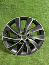 Load image into Gallery viewer, 1x Alufelge 18 Zoll 8.0" 5x112 44ET Glanz Graphit 3V0601025L Skoda Superb I FEL4604990370pa