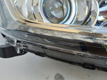 Laden Sie das Bild in den Galerie-Viewer, Frontscheinwerfer Mitsubishi Outlander III 8301C8-54 LED Rechts Headlight