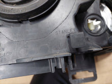 Laden Sie das Bild in den Galerie-Viewer, Frontscheinwerfer Mitsubishi Outlander II Ein Stück (Rechts oder Links)