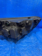 Load image into Gallery viewer, Frontscheinwerfer Kia Stonic 92101-H8 Links Scheinwerfer Headlight SCH8731537395xp