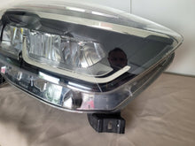 Laden Sie das Bild in den Galerie-Viewer, Frontscheinwerfer Renault Captur I 260107244R Rechts Scheinwerfer Headlight SCH2894345581ct