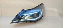 Laden Sie das Bild in den Galerie-Viewer, Frontscheinwerfer Opel Astra 39111143 7960300005 39081892 7960300003 LED Links