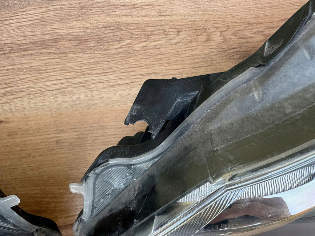 Frontscheinwerfer Toyota Yaris Ein Stück (Rechts oder Links) Headlight SCH9924022483lk