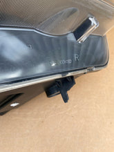 Load image into Gallery viewer, Frontscheinwerfer BMW X1 E84 Bi-Xenon Rechts Scheinwerfer Headlight SCH3158626400lh