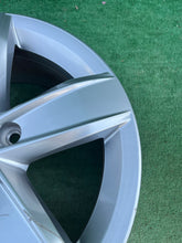 Load image into Gallery viewer, 1x Alufelge 16 Zoll 6.0" 5x112 43ET Glanz Silber 2GA071496A VW T-Roc I Rim Wheel FEL8897686499nf