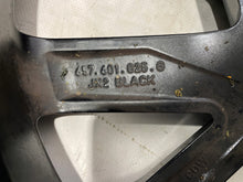 Laden Sie das Bild in den Galerie-Viewer, 1x Alufelge 18 Zoll 7.0&quot; 5x112 39ET Schwarz 657601025G Skoda Scala Rim Wheel