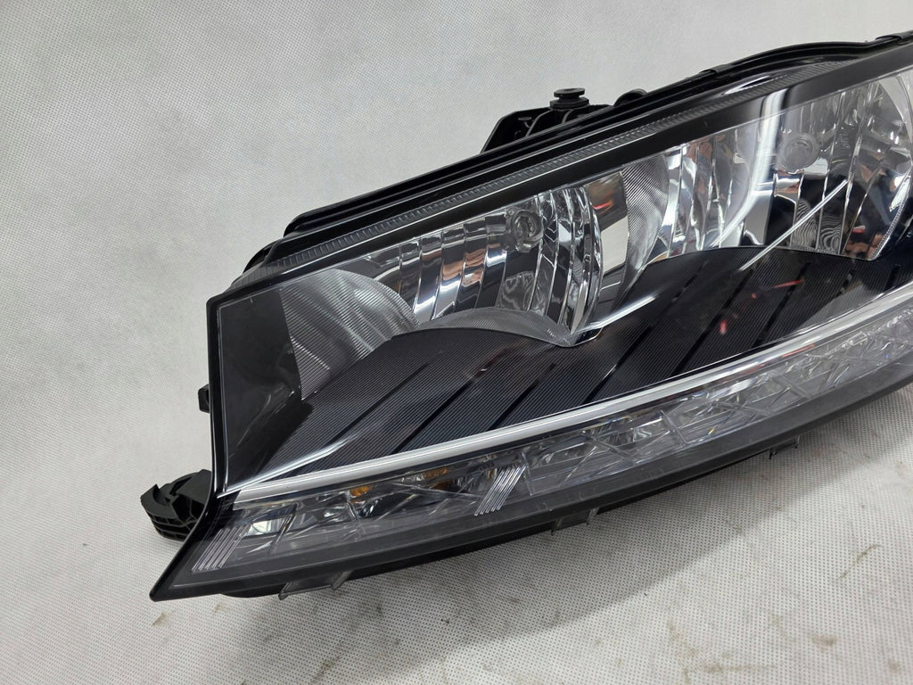 Frontscheinwerfer Skoda Fabia III 6V1941015D Links Scheinwerfer Headlight SCH5909955559hh