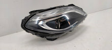 Laden Sie das Bild in den Galerie-Viewer, Frontscheinwerfer Mercedes-Benz W246 A2468207861 LED Rechts Headlight