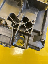 Load image into Gallery viewer, Frontscheinwerfer VW Golf Sportsvan 517941034B Xenon Rechts Headlight SCH8879434950gn