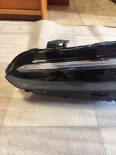 Laden Sie das Bild in den Galerie-Viewer, Frontscheinwerfer Honda Civic I 100-8F06E FALSE Scheinwerfer Headlight SCH8671117984op