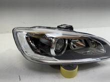 Laden Sie das Bild in den Galerie-Viewer, Frontscheinwerfer Volvo V60 I 31420262 Xenon Rechts Scheinwerfer Headlight SCH5127919485gs
