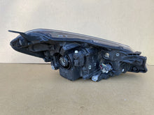 Load image into Gallery viewer, Frontscheinwerfer Toyota Yaris Links Scheinwerfer Headlight