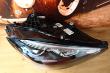 Laden Sie das Bild in den Galerie-Viewer, Frontscheinwerfer Mercedes-Benz W206 A2069067202 Rechts Scheinwerfer Headlight SCH9880318111xu