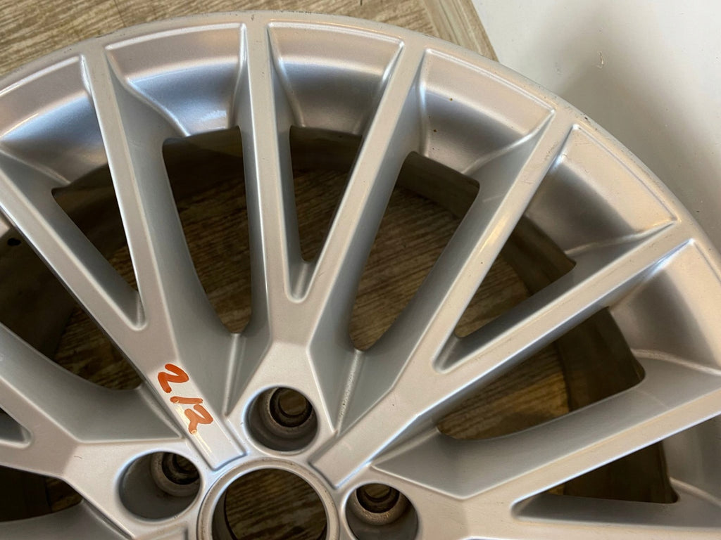 1x Alufelge 18 Zoll 8.5" 5x112 50ET Glanz Silber 8S0601025D Audi Tt Rim Wheel FEL4830282912vi