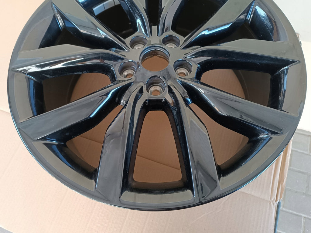 1x Alufelge 19 Zoll 8.0" 5x108 52 5ET Ford Kuga Rim Wheel FEL8886762784ad