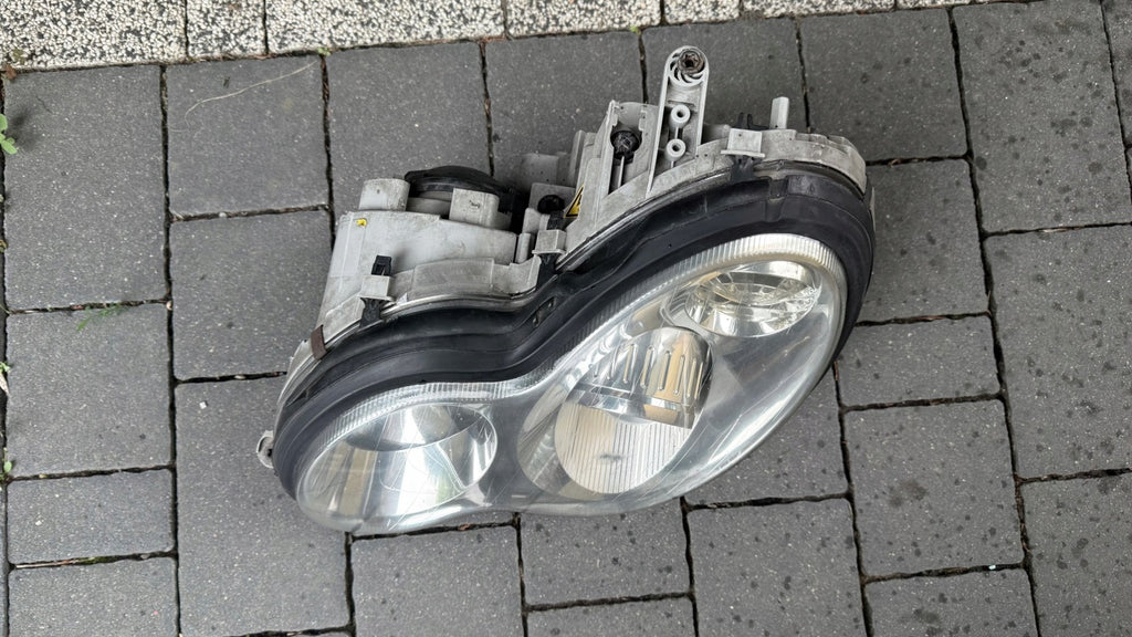 Frontscheinwerfer Mercedes-Benz W203 A2038203761 Xenon Links Headlight SCH3256677678ue