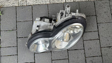Laden Sie das Bild in den Galerie-Viewer, Frontscheinwerfer Mercedes-Benz W203 A2038203761 Xenon Links Headlight SCH3256677678ue