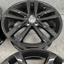 Laden Sie das Bild in den Galerie-Viewer, 4x Alufelge 18 Zoll 7.5" 5x112 51ET Glanz Schwarz 5G0601025AF VW Golf Vii FEL3964717910mj