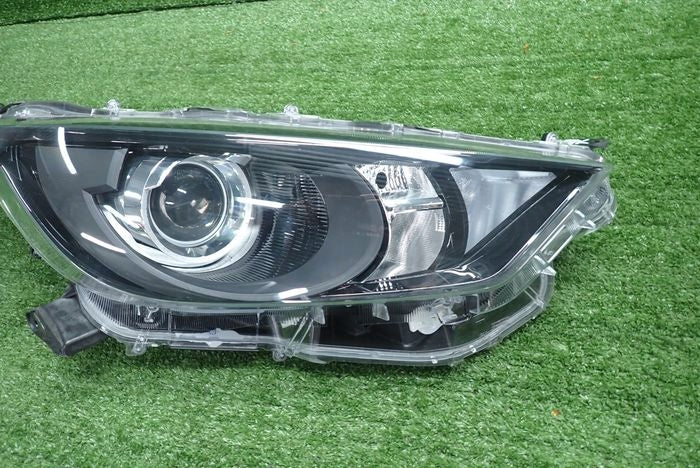 Frontscheinwerfer Toyota Yaris Rechts Scheinwerfer Headlight SCH4964728994gi