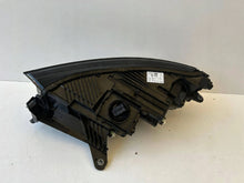 Laden Sie das Bild in den Galerie-Viewer, Frontscheinwerfer Skoda Enyaq IV 5LB941016G Rechts Scheinwerfer Headlight