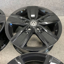 Laden Sie das Bild in den Galerie-Viewer, 4x Alufelge 17 Zoll 7.0" 5x120 55ET Glanz Schwarz 7E0601025P VW Multivan FEL7203575149az