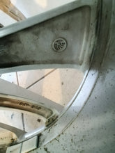 Load image into Gallery viewer, 1x Alufelge 18 Zoll 8.5" 5x112 41ET Glanz Silber 3V0601025BC Skoda Superb FEL6013055808ej