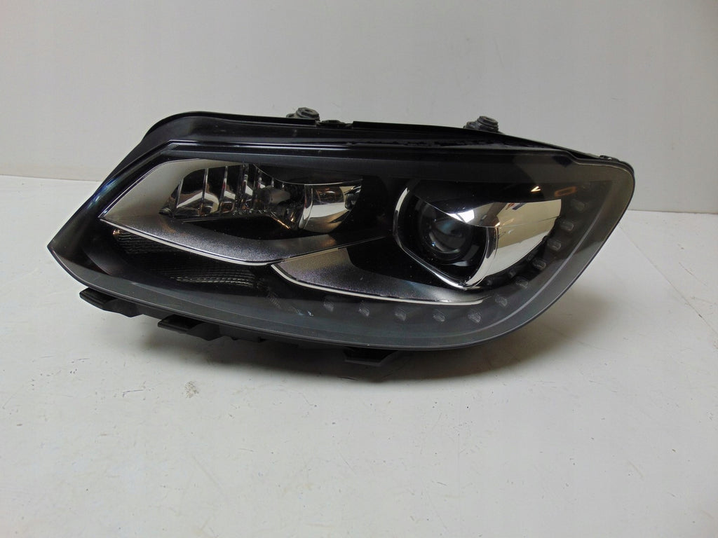 Frontscheinwerfer VW Touran 1T1941751E Xenon Ein Stück (Rechts oder Links)
