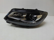 Load image into Gallery viewer, Frontscheinwerfer VW Touran 1T1941751E Xenon Ein Stück (Rechts oder Links)
